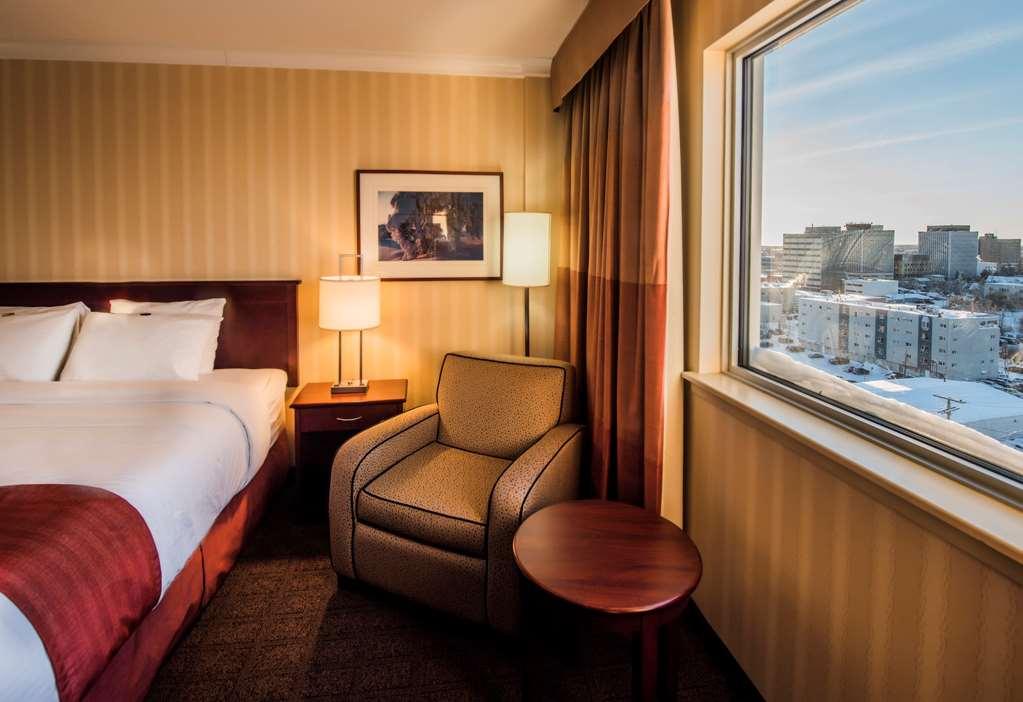 The Explorer Hotel Йелоунайф Стая снимка