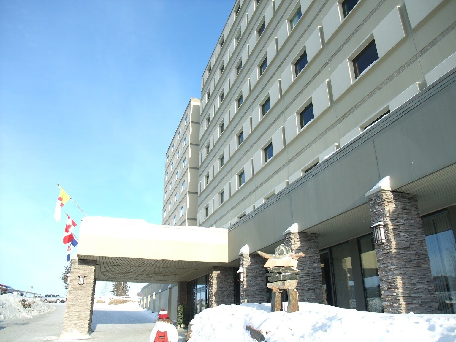 The Explorer Hotel Йелоунайф Екстериор снимка